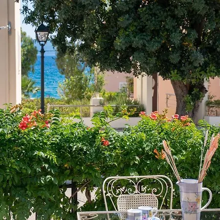 Artemis House Tatil Evi *