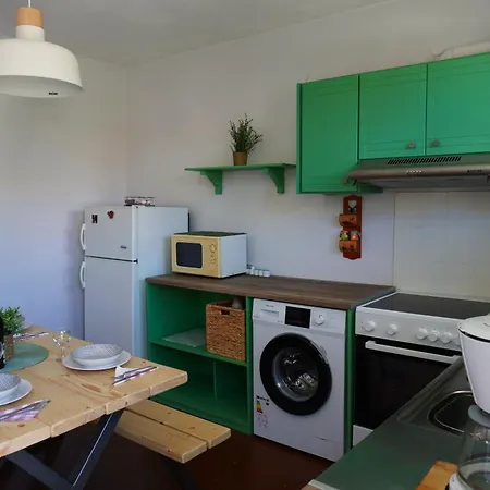 Artemis House * كارافوميلوس